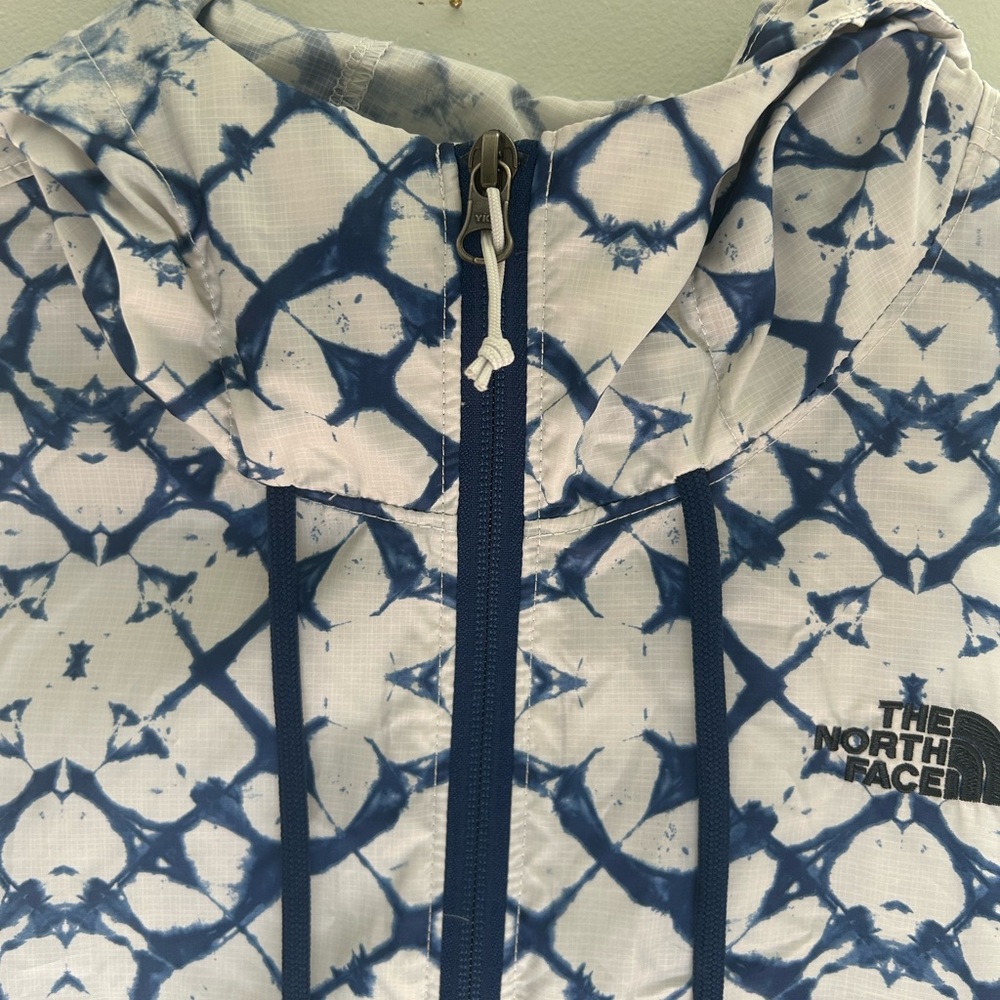 The North Face Windbreaker Pullover Pocket in Front Women’s Medium Blue Pattern - Picture 12 of 13